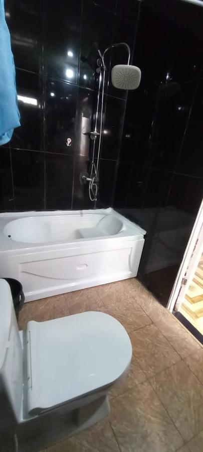 Apartment Zurabi บาทูมิ ภายนอก รูปภาพ